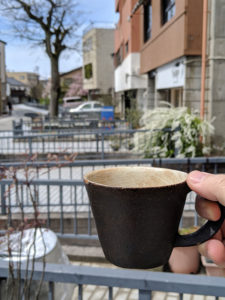 金沢 せせらぎ通りで美味しい珈琲を飲みたくなりcafe ASHITOさんへ。ここの雰囲気がめちゃめちゃ好きだ～